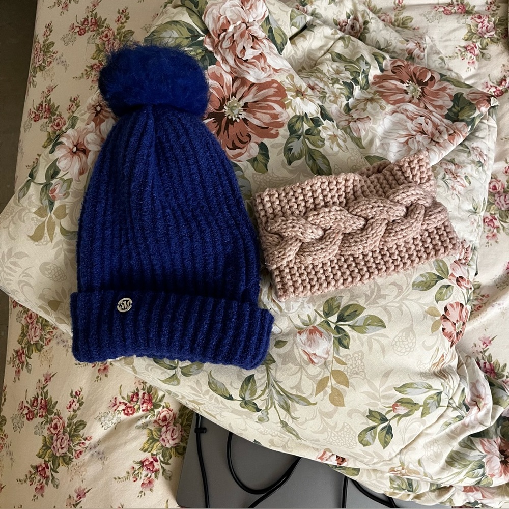 Steve Madden beanie and knit headband set